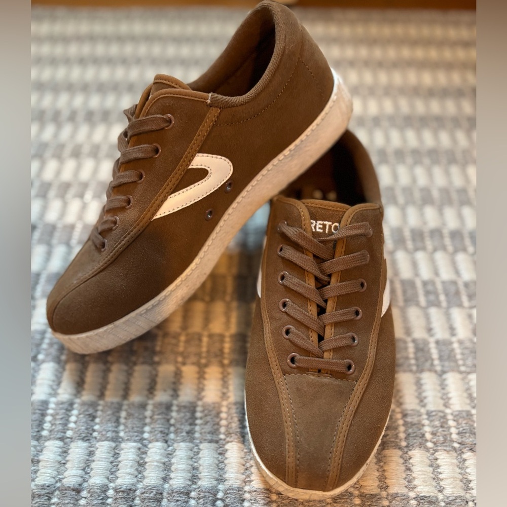 Suede Tan Tretorn Nyliteplus sneaker size 8